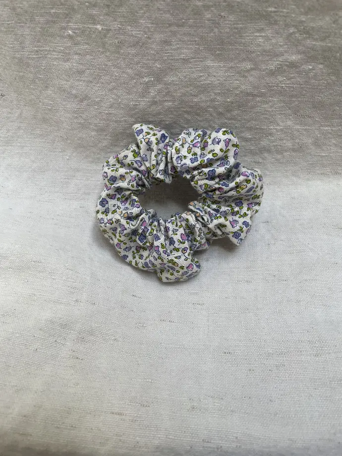 chouchou petites fleurs violettes